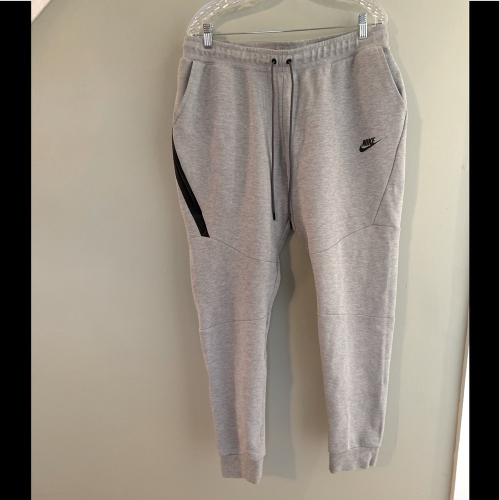Nike sportswear tech joggers gray men’s size XL